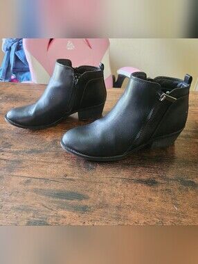 Arizona Black Ankle Boots with Side Zip - Women's Size 8